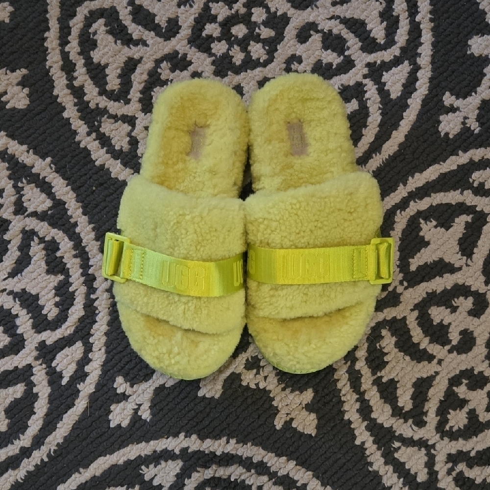 UGG Sulfur Flufita Bright Yellow‎ Fluffy Slides